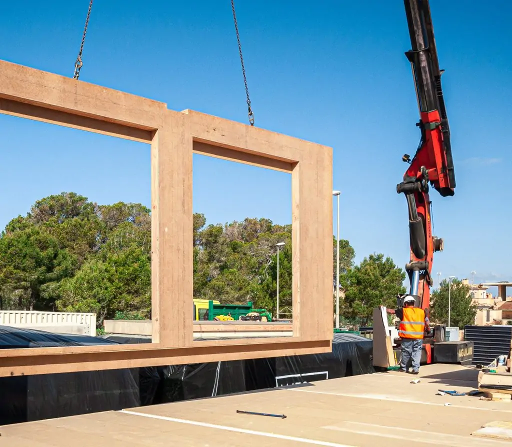 Industrialized construction: the true alternative to traditional methods. 2 3